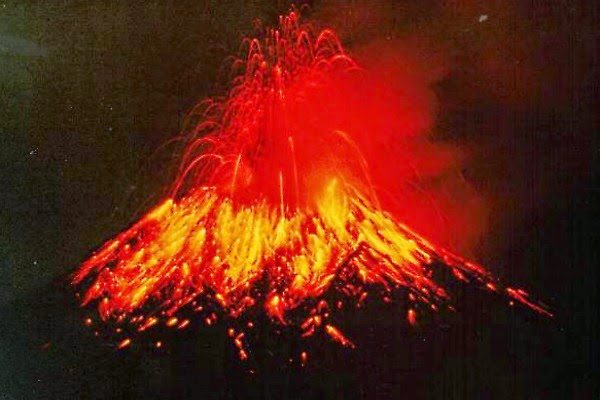 Erupting Volcano Photo courtesy of the U.S. Geological Survey Erupting volcano Photo courtesy of the U.S. Geological Survey